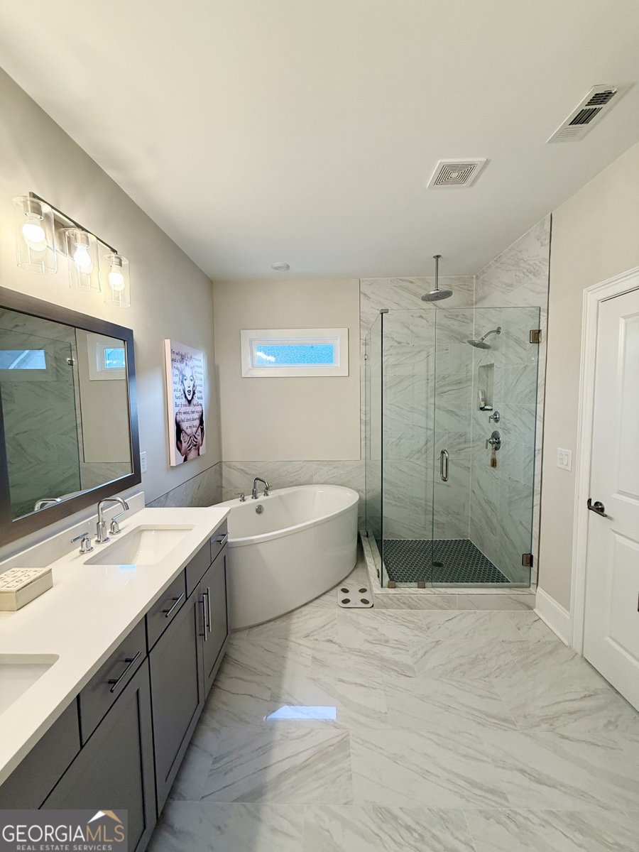 2098 Cortland Milton - 13