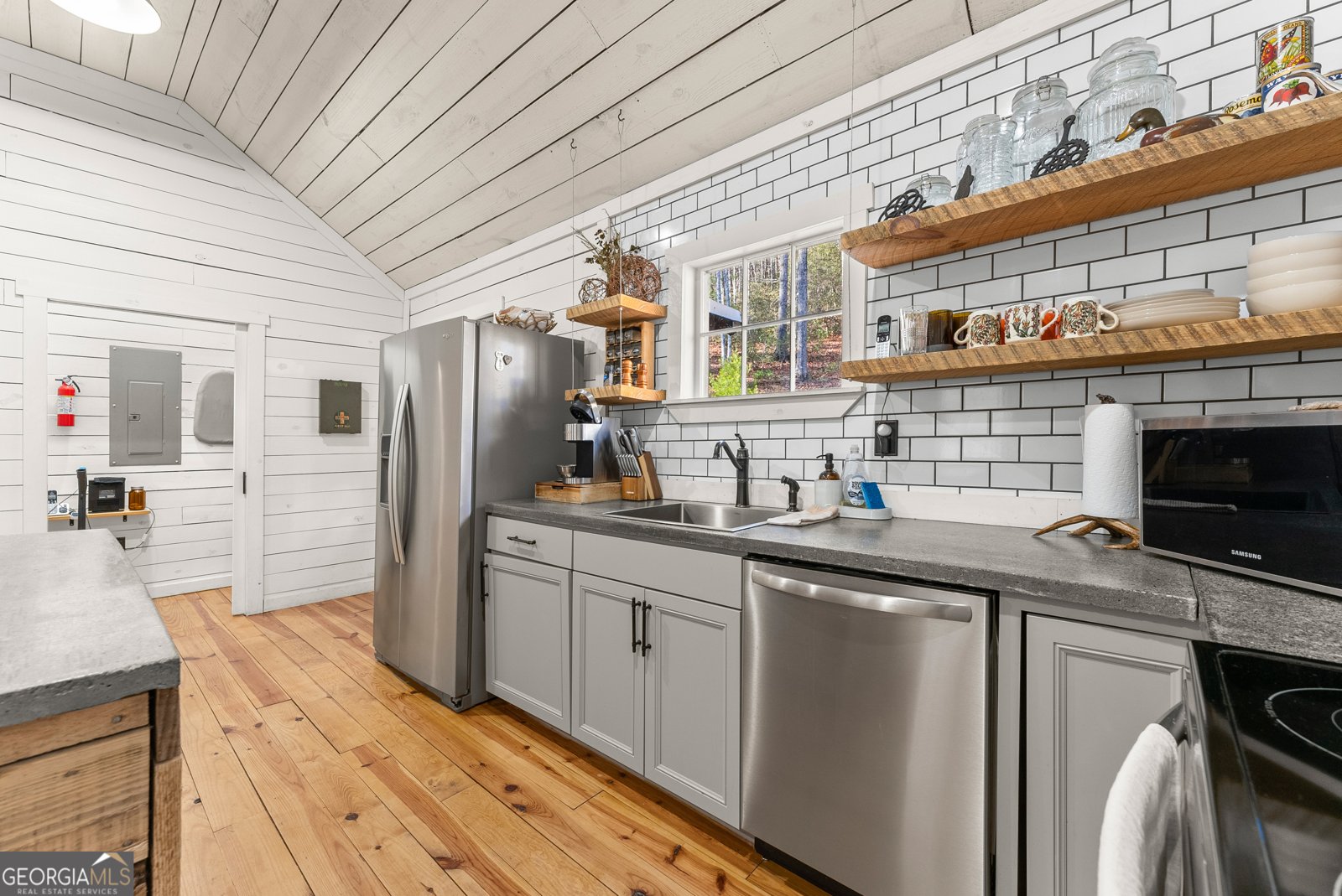 121 Waterfalls Way Clarkesville - 20