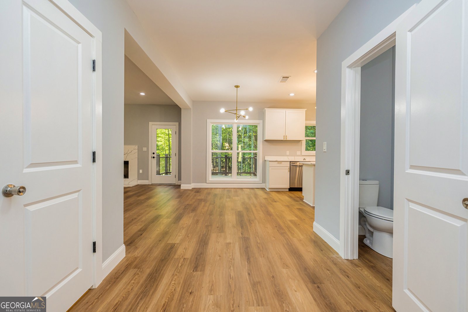 142 Arnco 3rd Street Newnan - 11