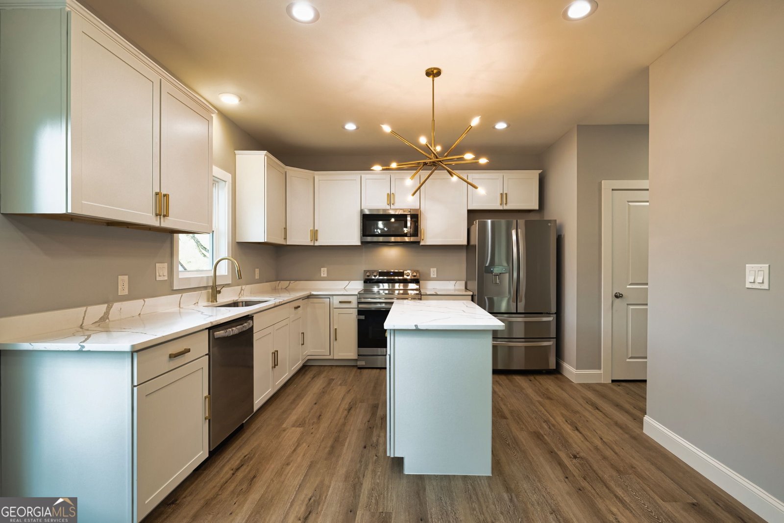 142 Arnco 3rd Street Newnan - 13