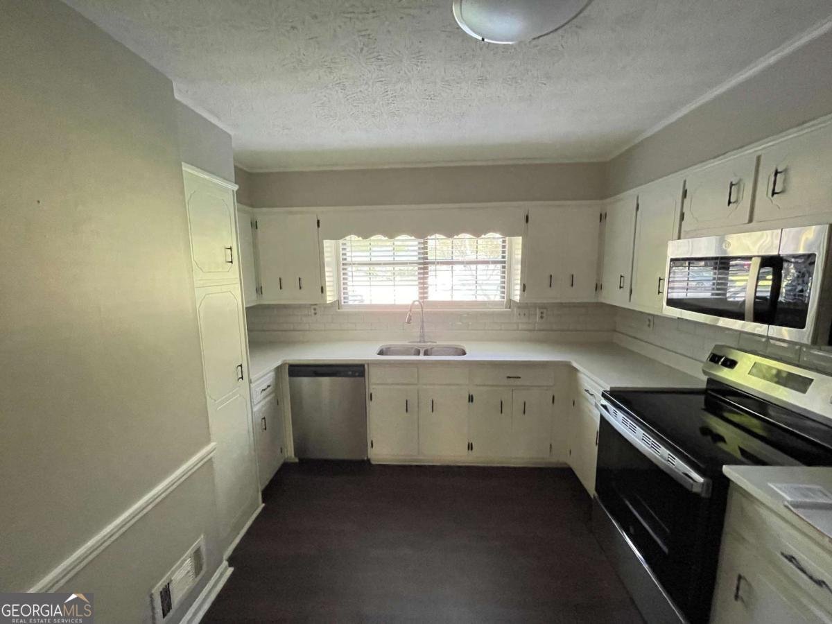 500 Carillon Court Stone Mountain - 6