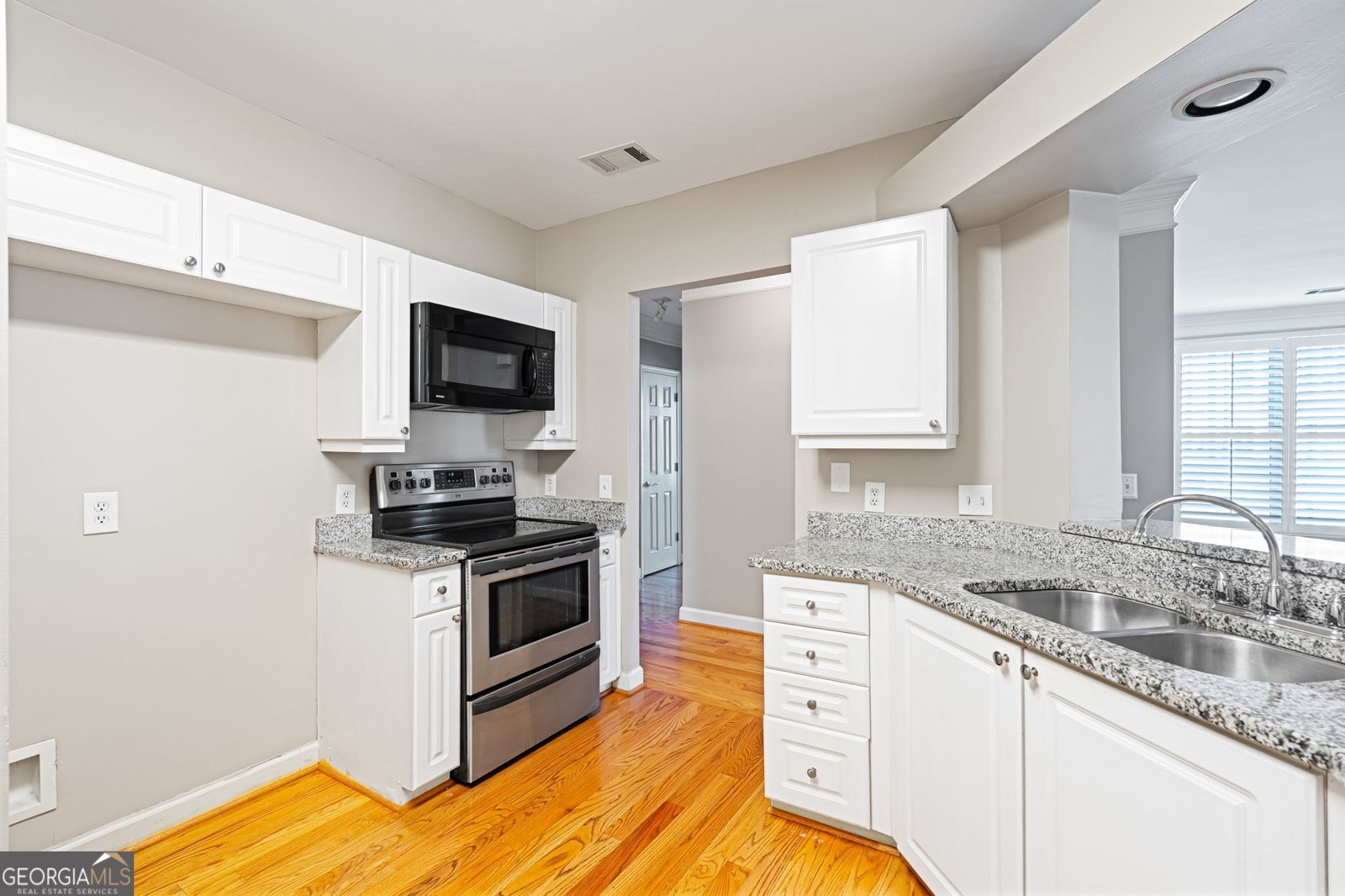 3334 Peachtree Road NE Atlanta - 12