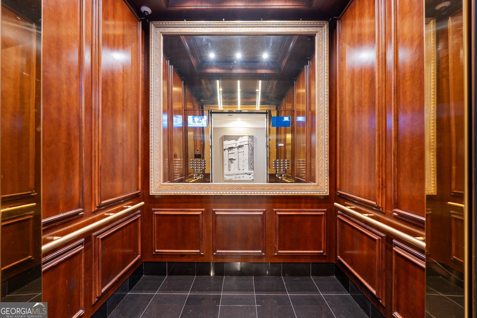 3334 Peachtree Road NE Atlanta - 30