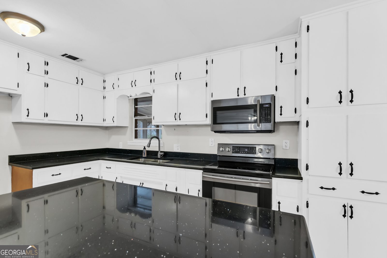 5563 Pine Street Lula - 9