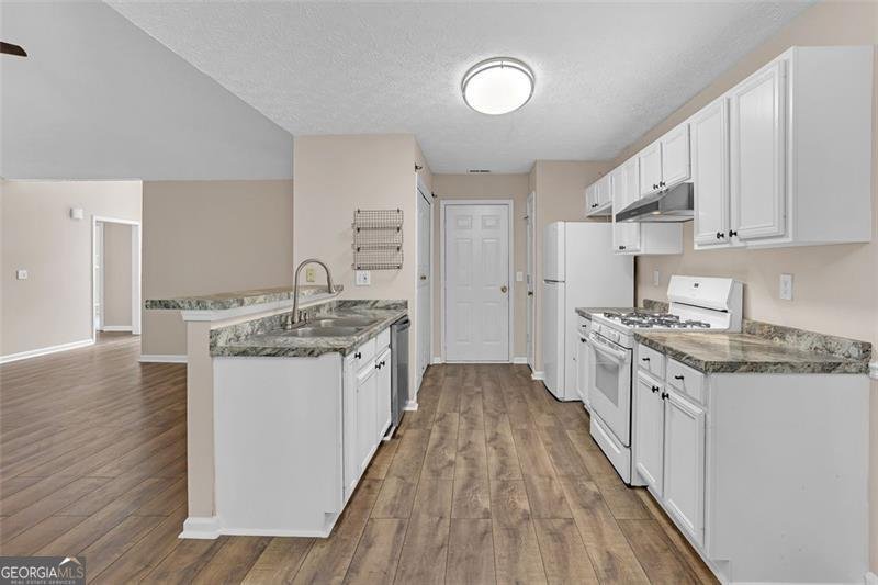 1315 SWEETWATER COURT McDonough - 23