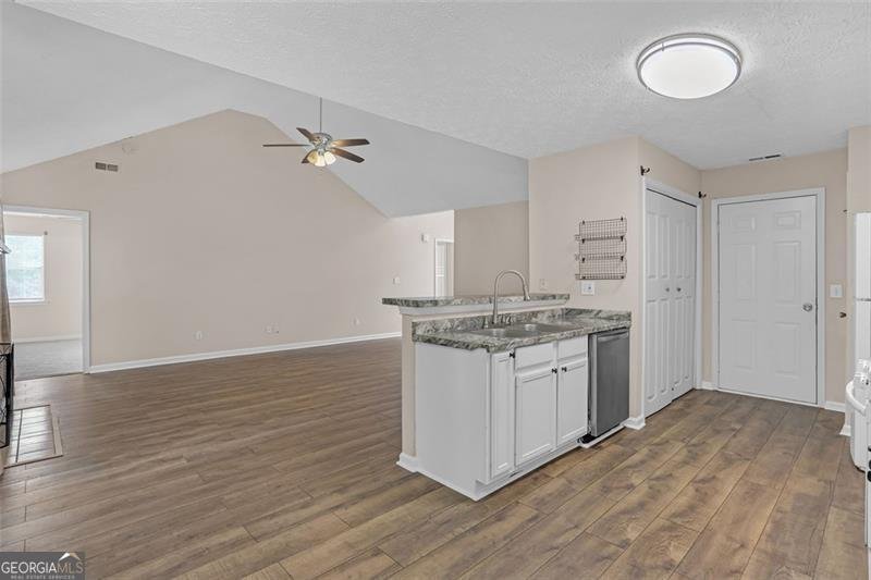 1315 SWEETWATER COURT McDonough - 24