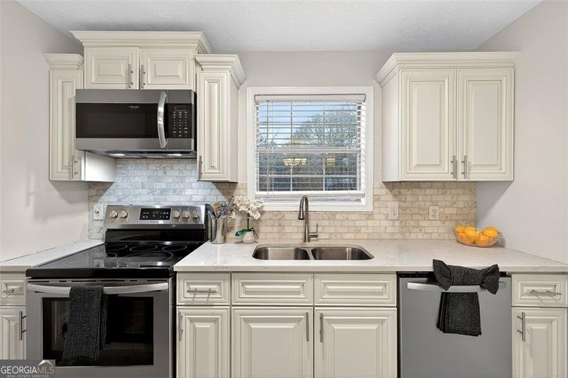 4217 RIVERBANK Decatur - 11