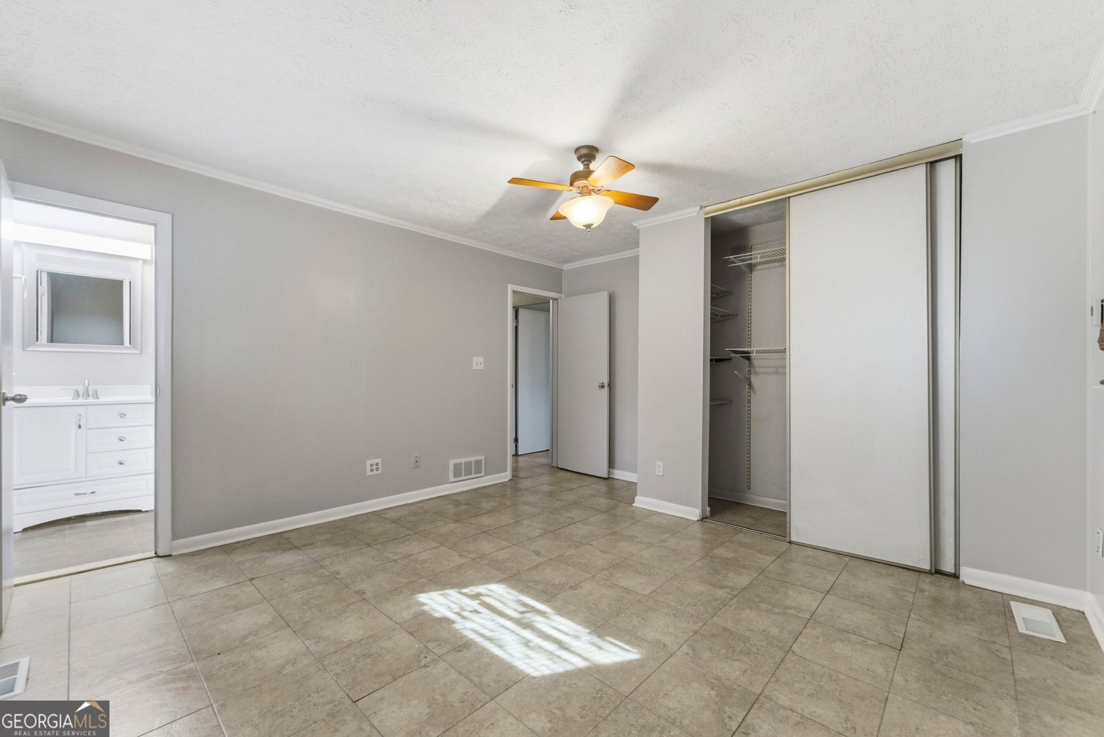 1490 Enchanted Lake Conyers - 29