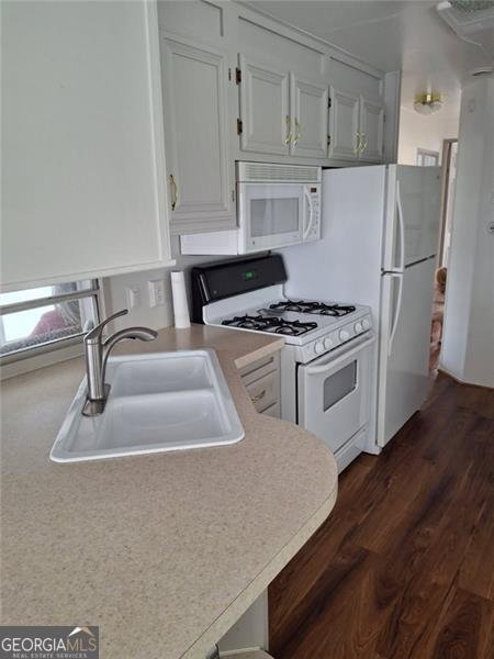 4 FLEETWOOD Road Cleveland - 21