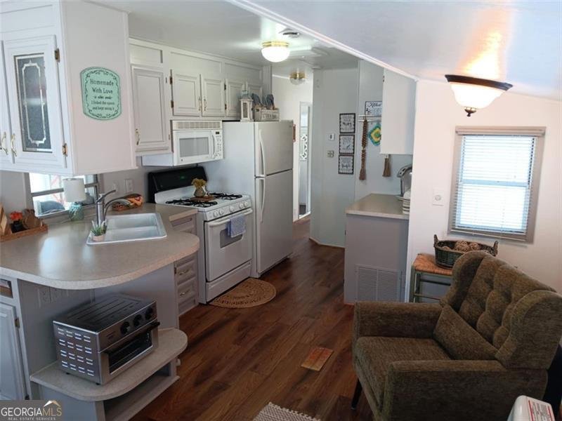 4 FLEETWOOD Road Cleveland - 25