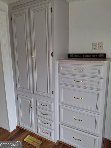 4 FLEETWOOD Road Cleveland - 37