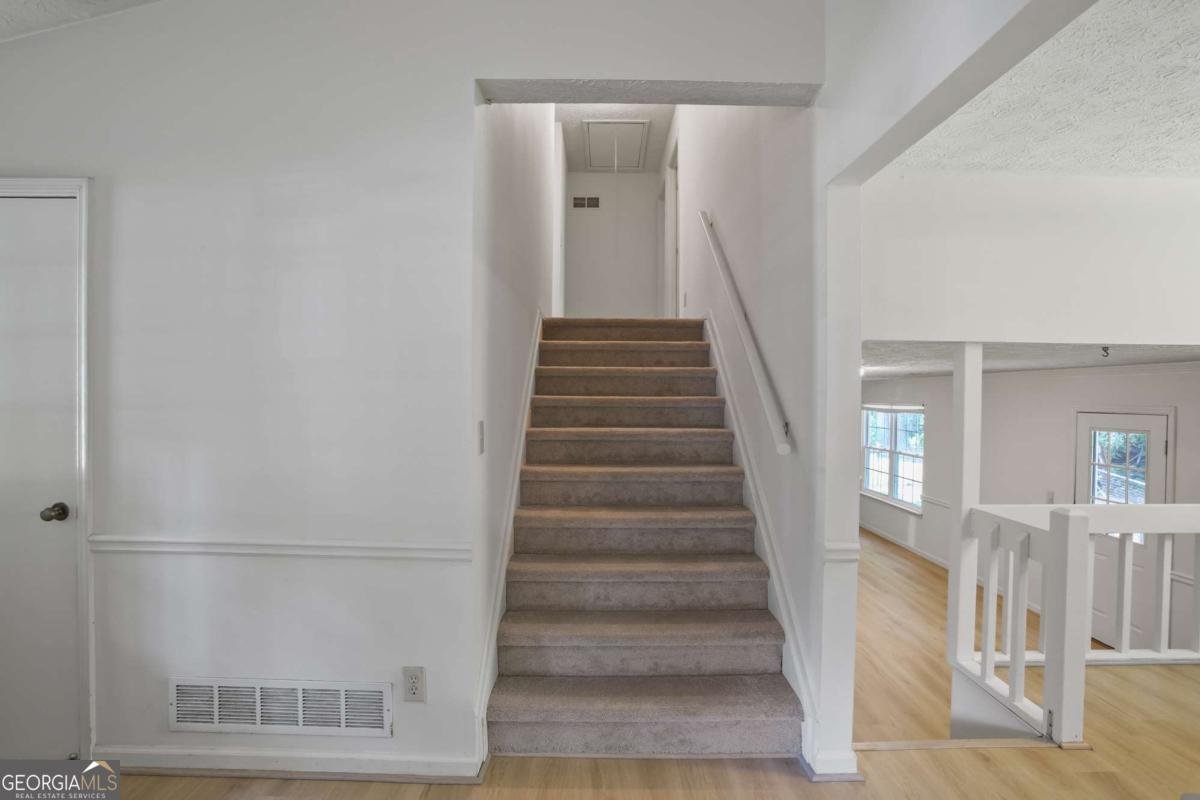 615 Barrington Way Roswell - 14