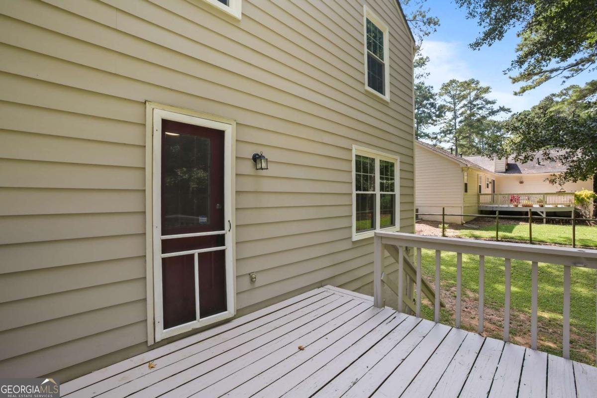 615 Barrington Way Roswell - 28