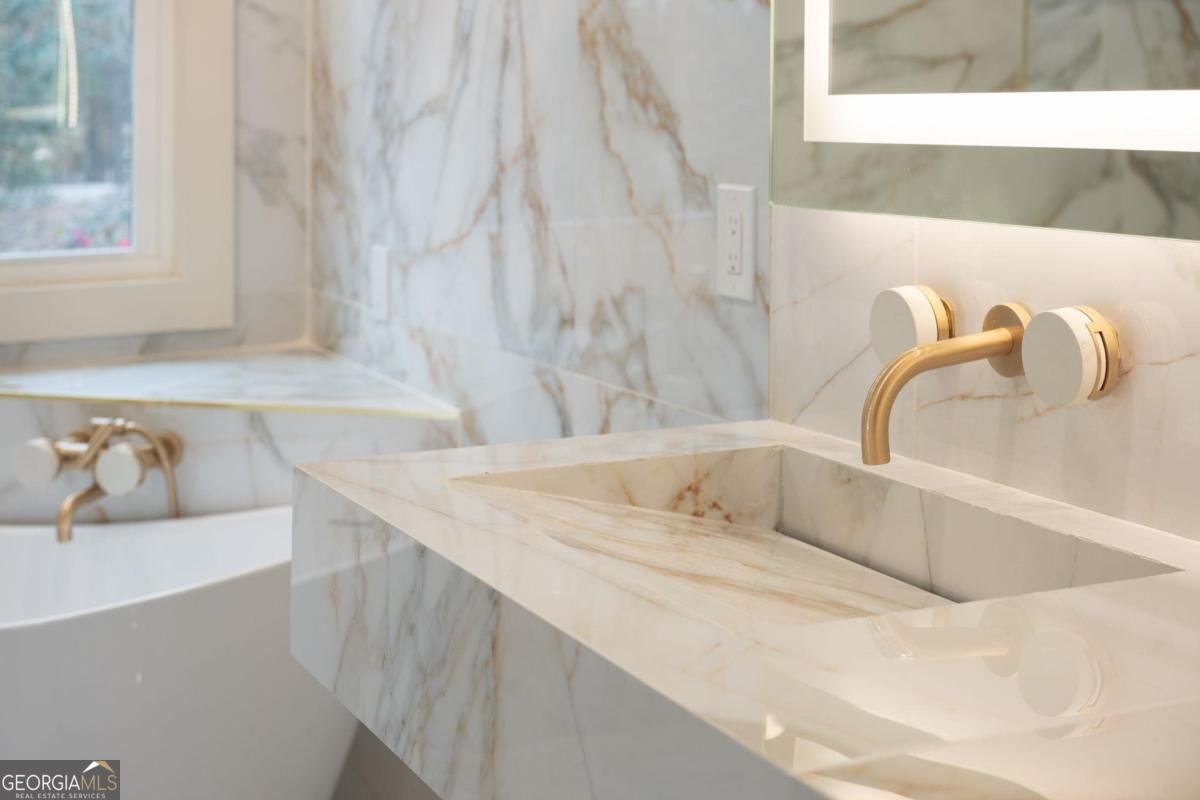 90 Bradford Drive Eatonton - 34