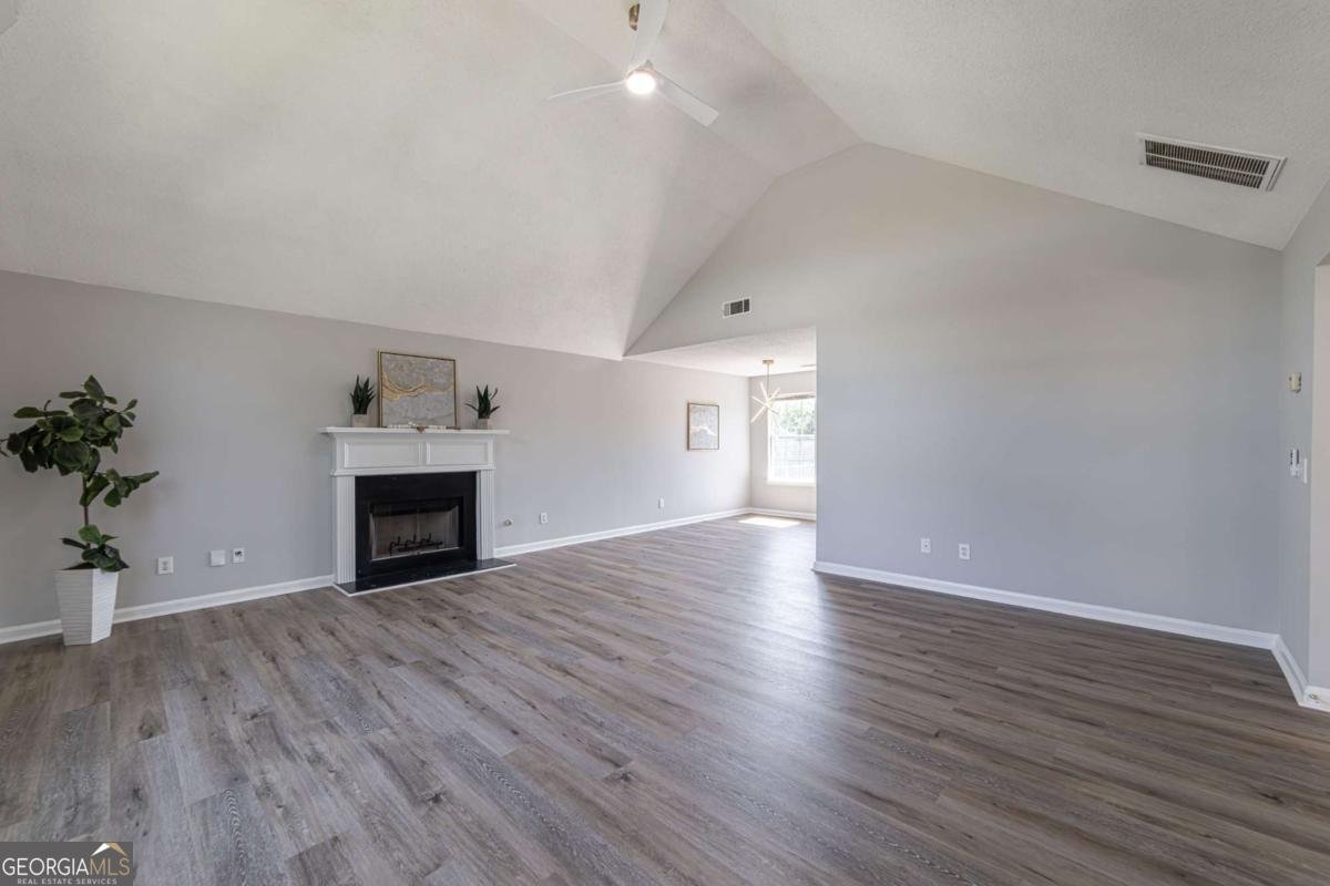 4378 Lodgeview Place Douglasville - 8