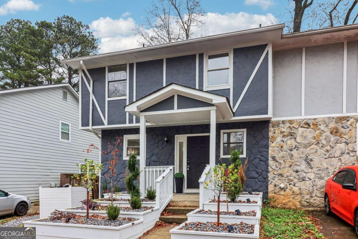 1138 Falling Water Drive Smyrna - main photo