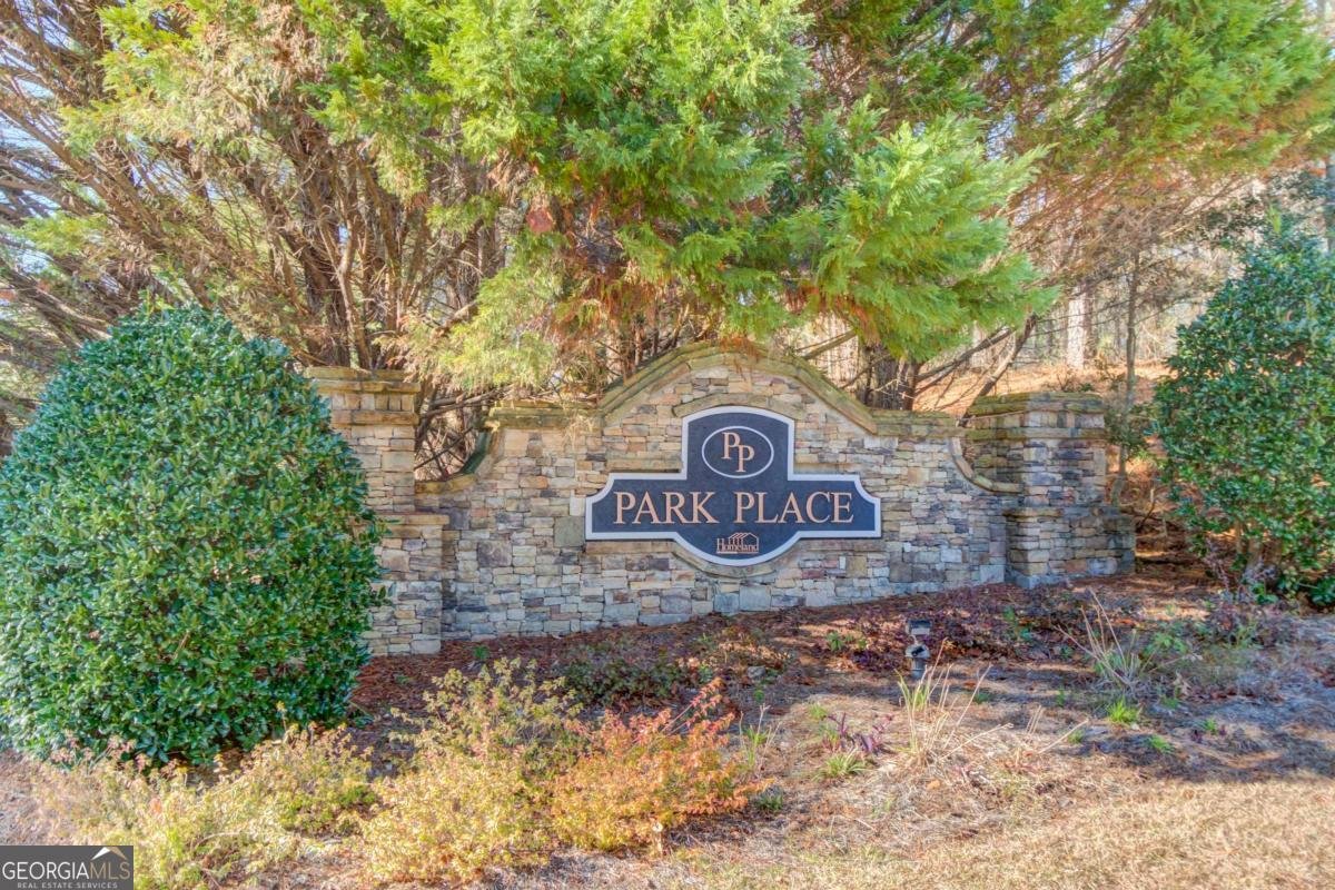 802 Board Walk Court Loganville - 43