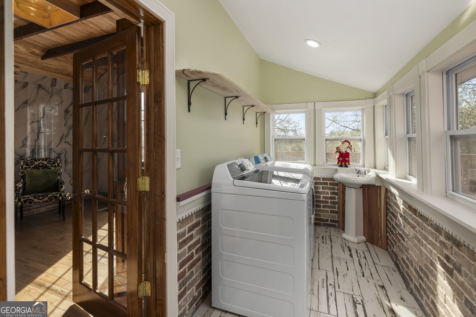 68 Spring Street Newnan - 40