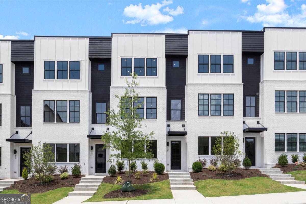435 Mezzo Lane Alpharetta - main photo