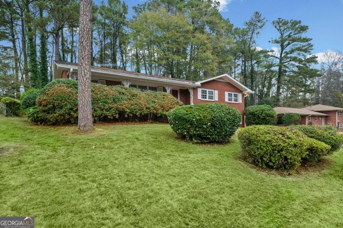 2877 Pine Needle Drive Atlanta - 2