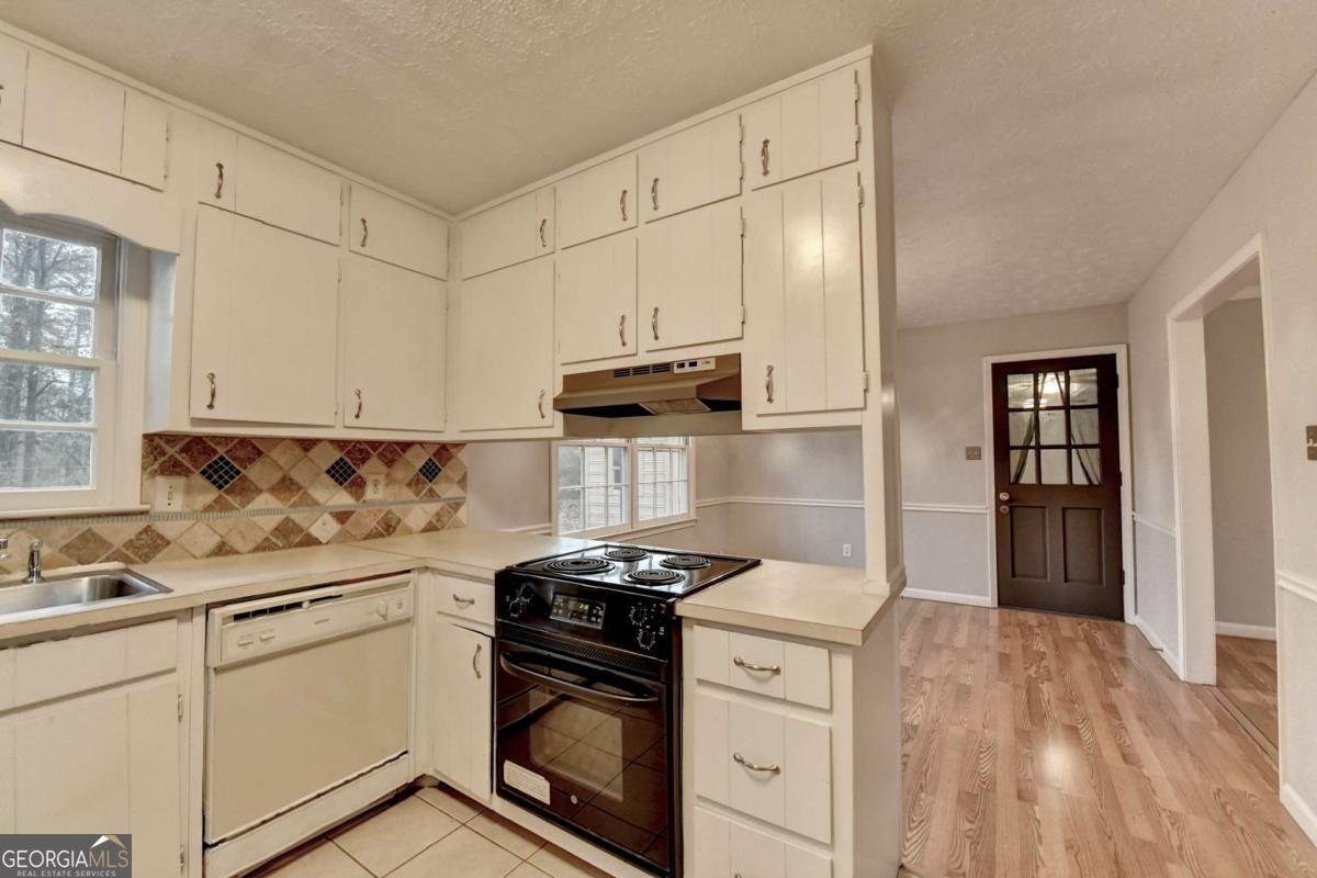 493 Tracy Court Lawrenceville - 12