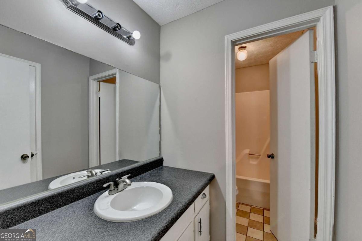 493 Tracy Court Lawrenceville - 23