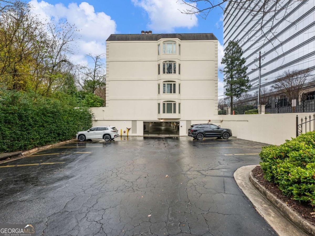 3636 Peachtree Road Atlanta - 22