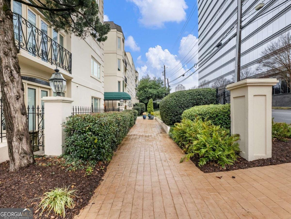 3636 Peachtree Road Atlanta - 23