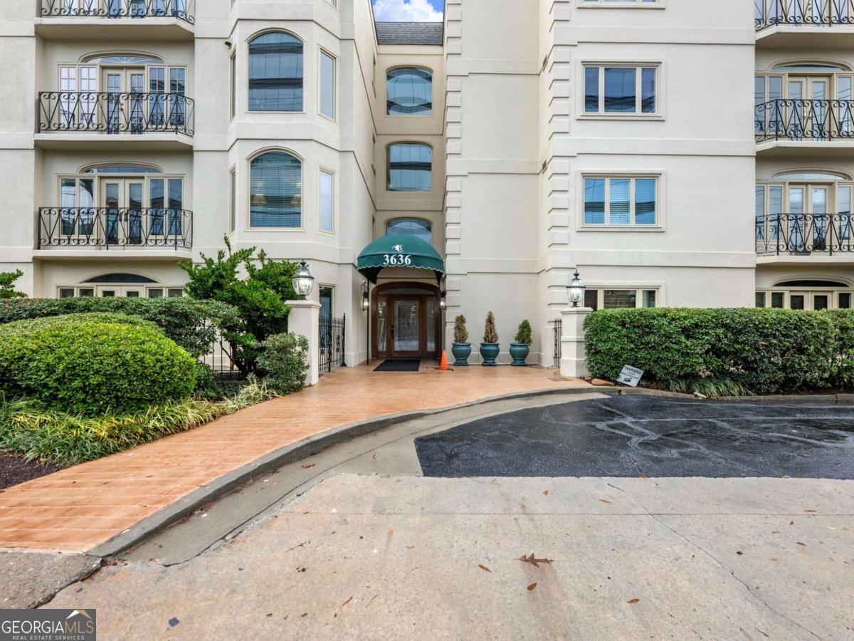 3636 Peachtree Road Atlanta - 24