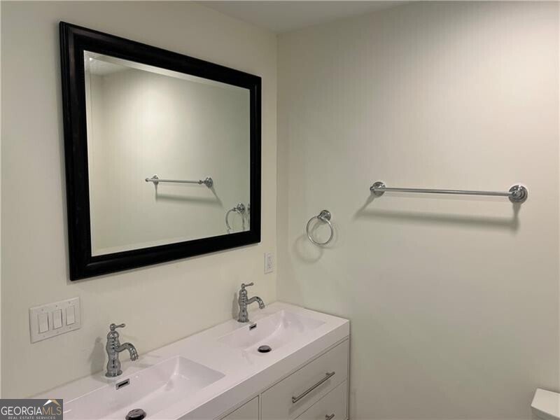 284 Lakeview Avenue Atlanta - 28