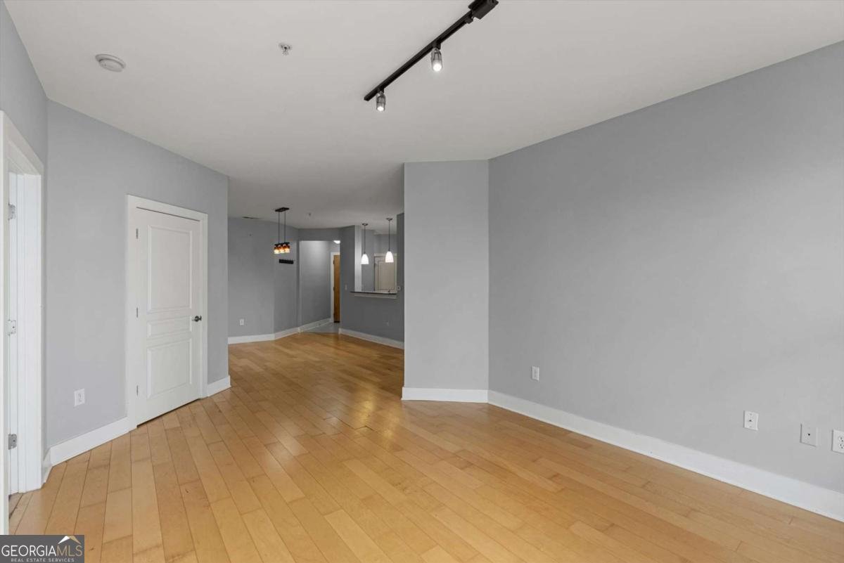 799 Hammond Drive Atlanta - 17