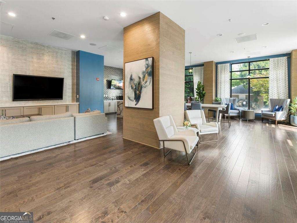 799 Hammond Drive Atlanta - 27