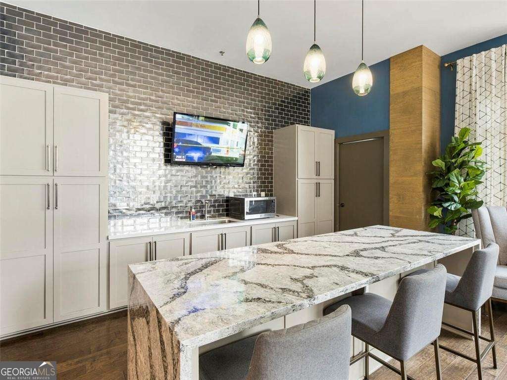 799 Hammond Drive Atlanta - 28