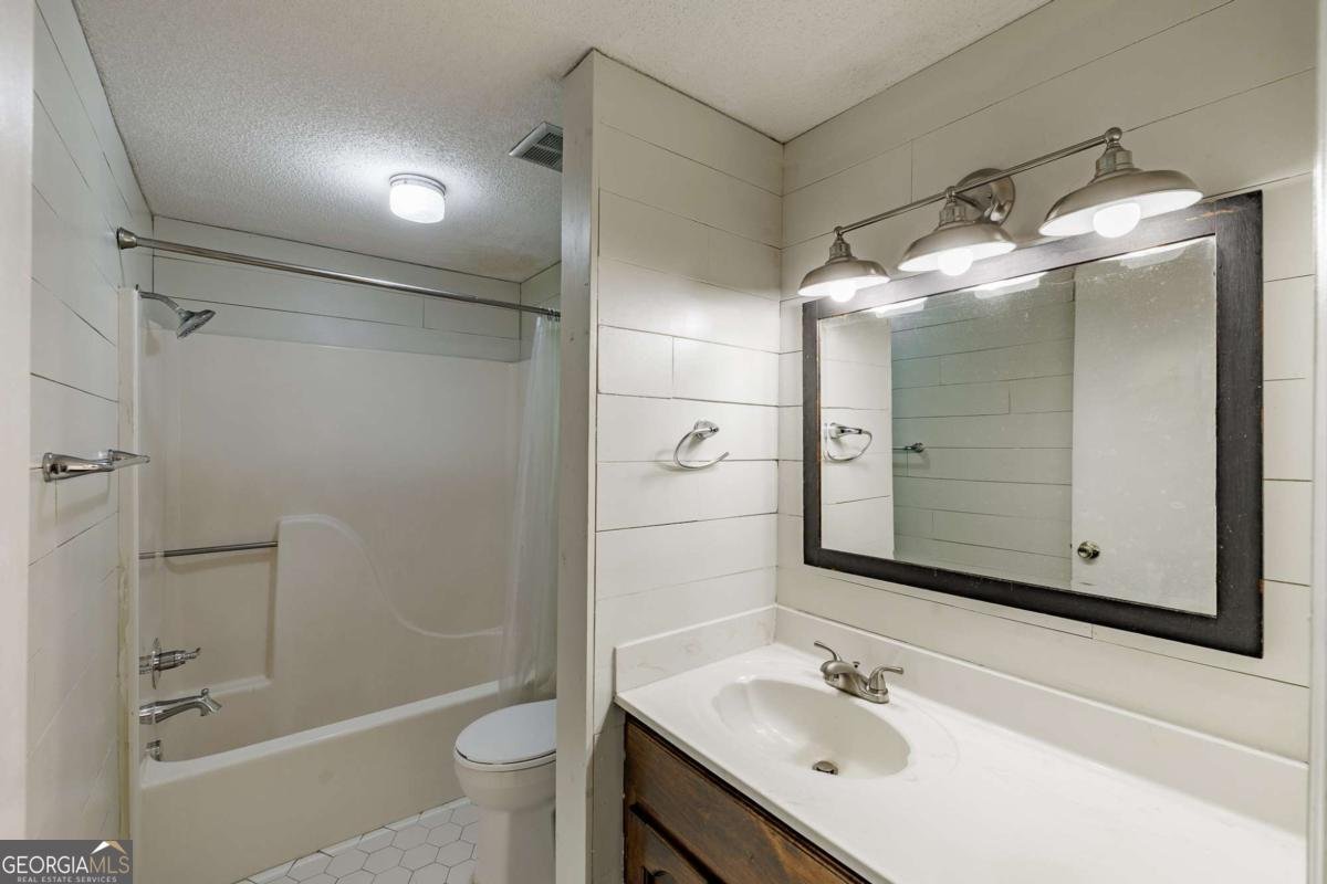 2505 Broad Street Athens - 28