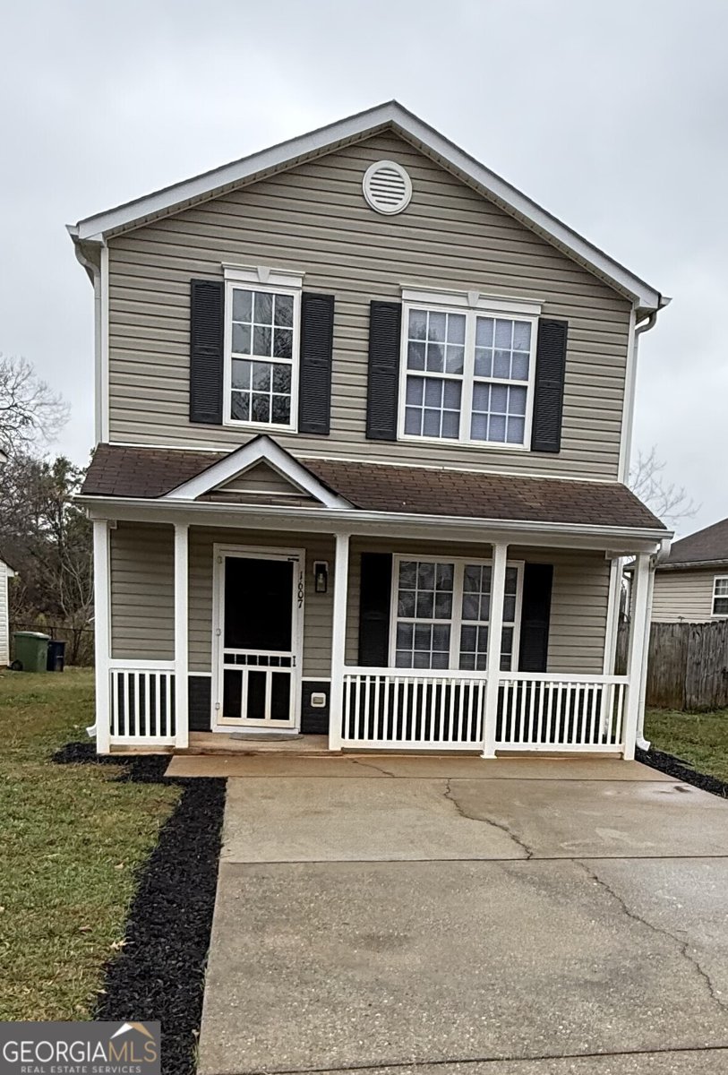 1607 Hallmark Hills Drive Griffin - main photo