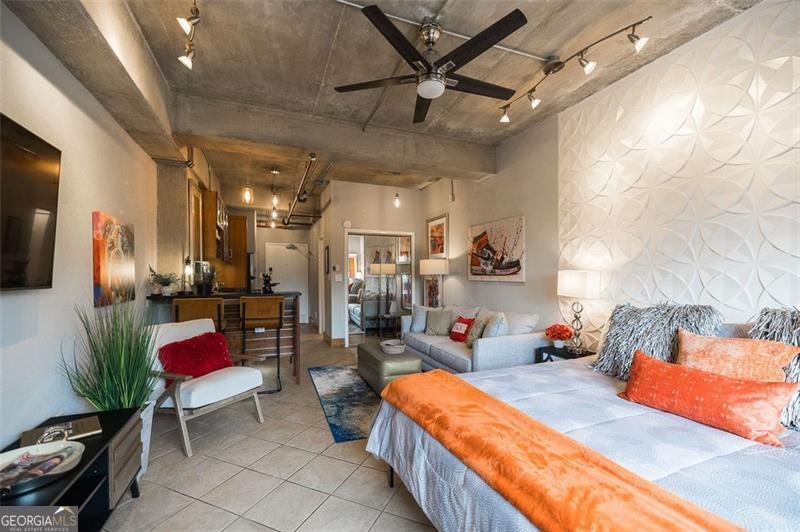 131 BROAD Athens - 10