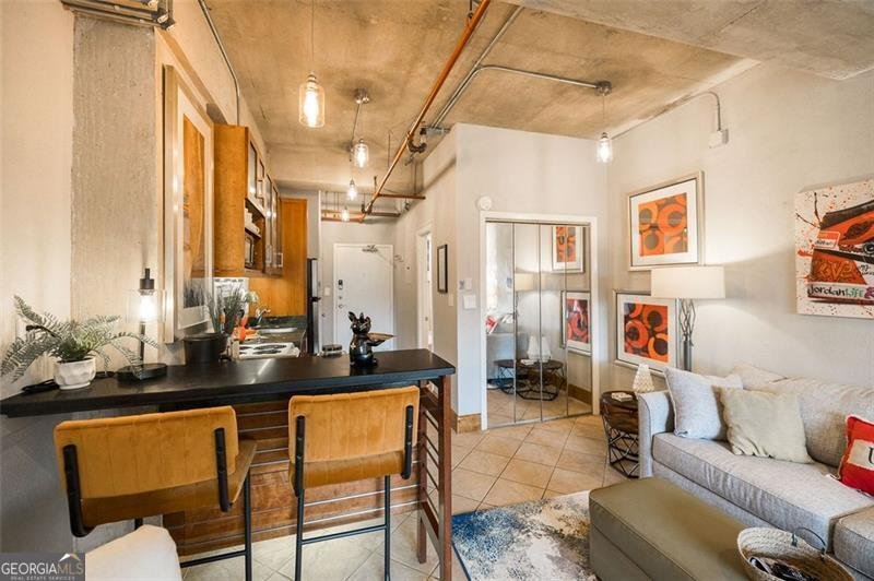 131 BROAD Athens - 28