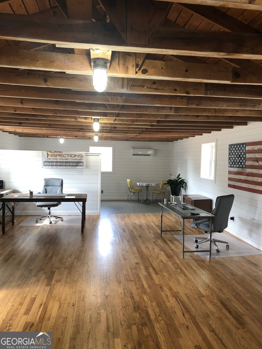 555 Highway 197 Clarkesville - 2