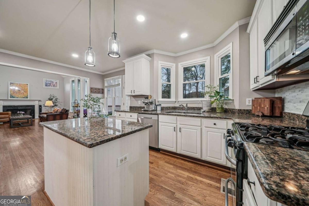 342 Breezewood Court Suwanee - 9