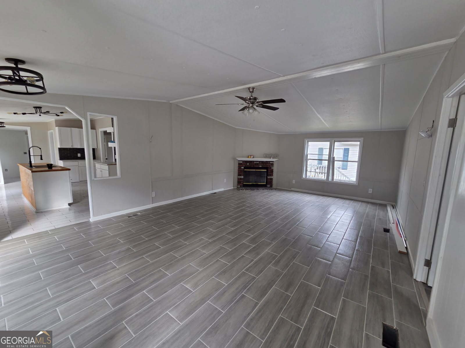 21 CLUB CIRCLE Ellenwood - 10