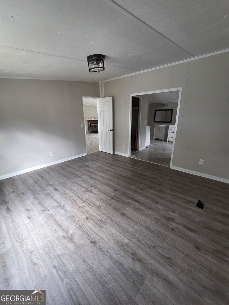 21 CLUB CIRCLE Ellenwood - 18