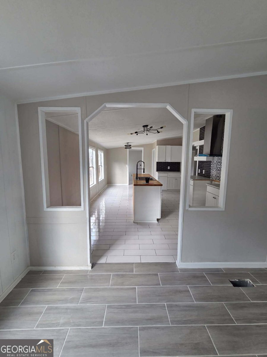 21 CLUB CIRCLE Ellenwood - 22