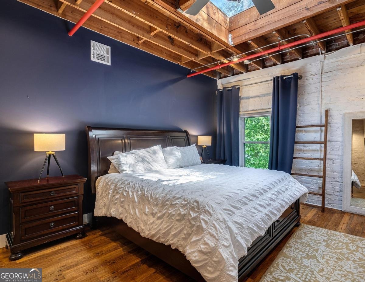 585 White Circle Athens - 13