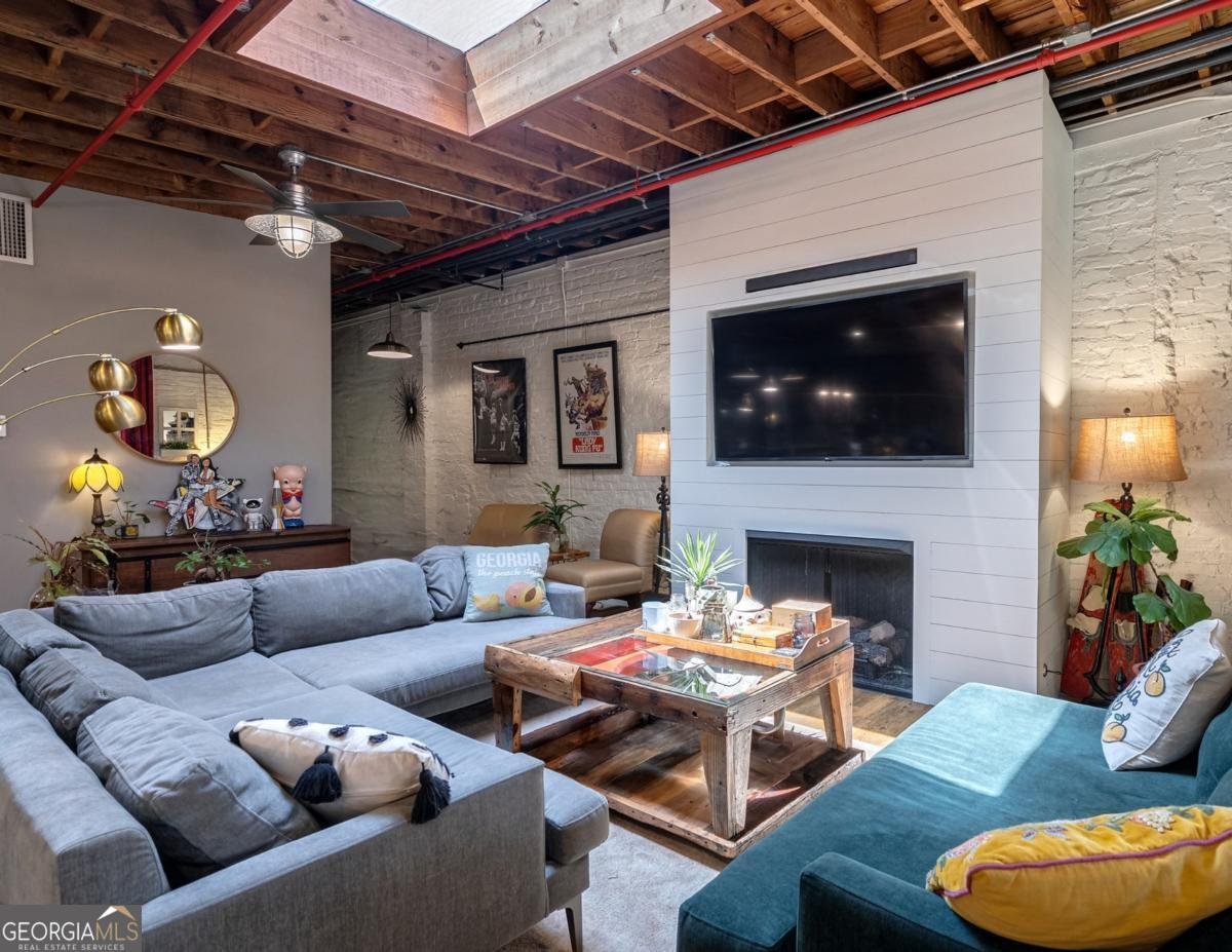 585 White Circle Athens - 2