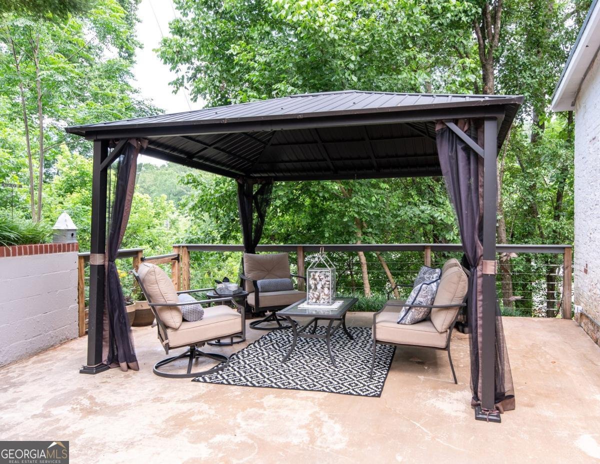 585 White Circle Athens - 24