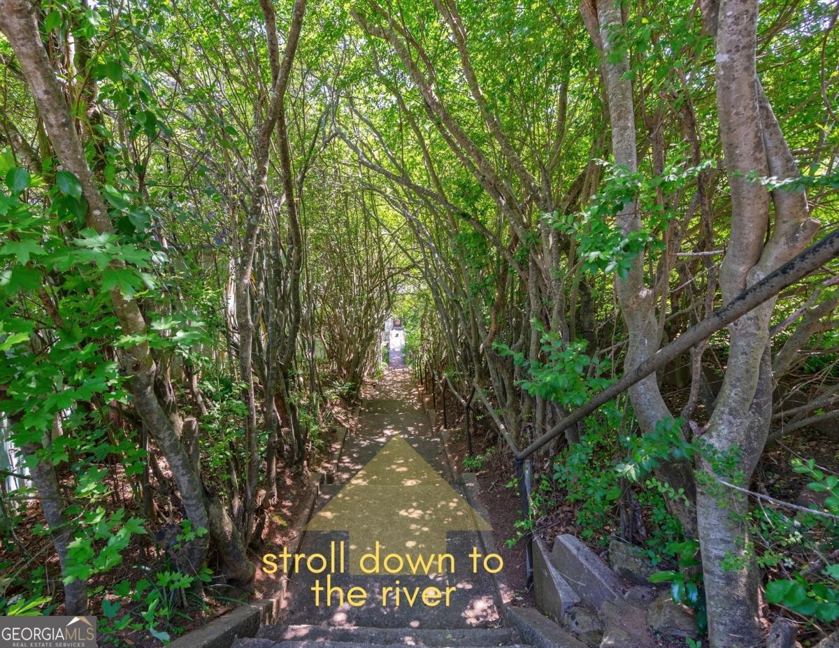 585 White Circle Athens - 33