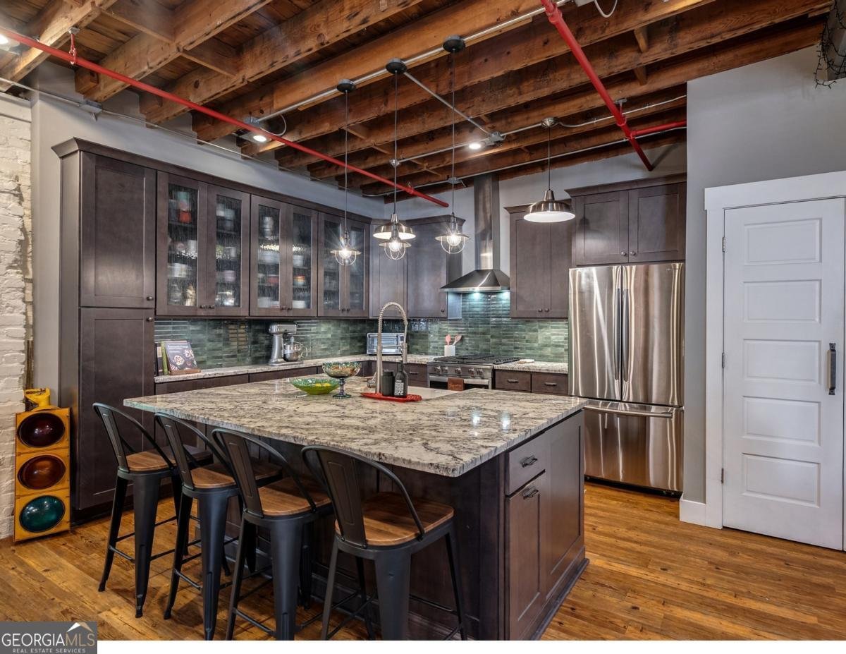 585 White Circle Athens - 6