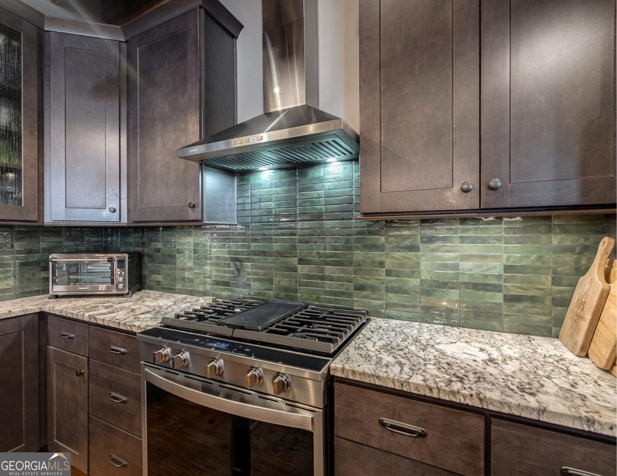 585 White Circle Athens - 8