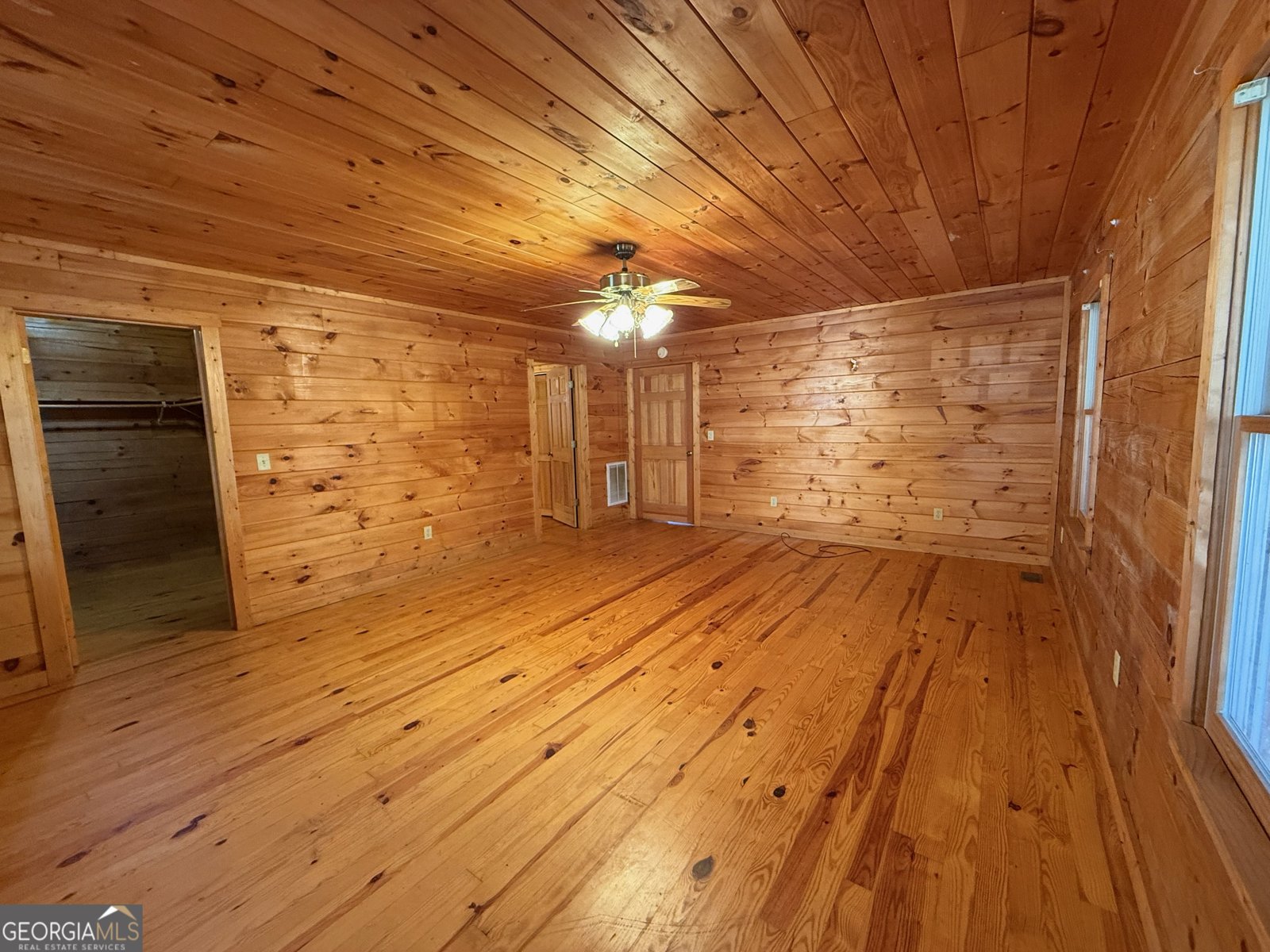 3590 Goshen Creek Road Claarkesville - 65