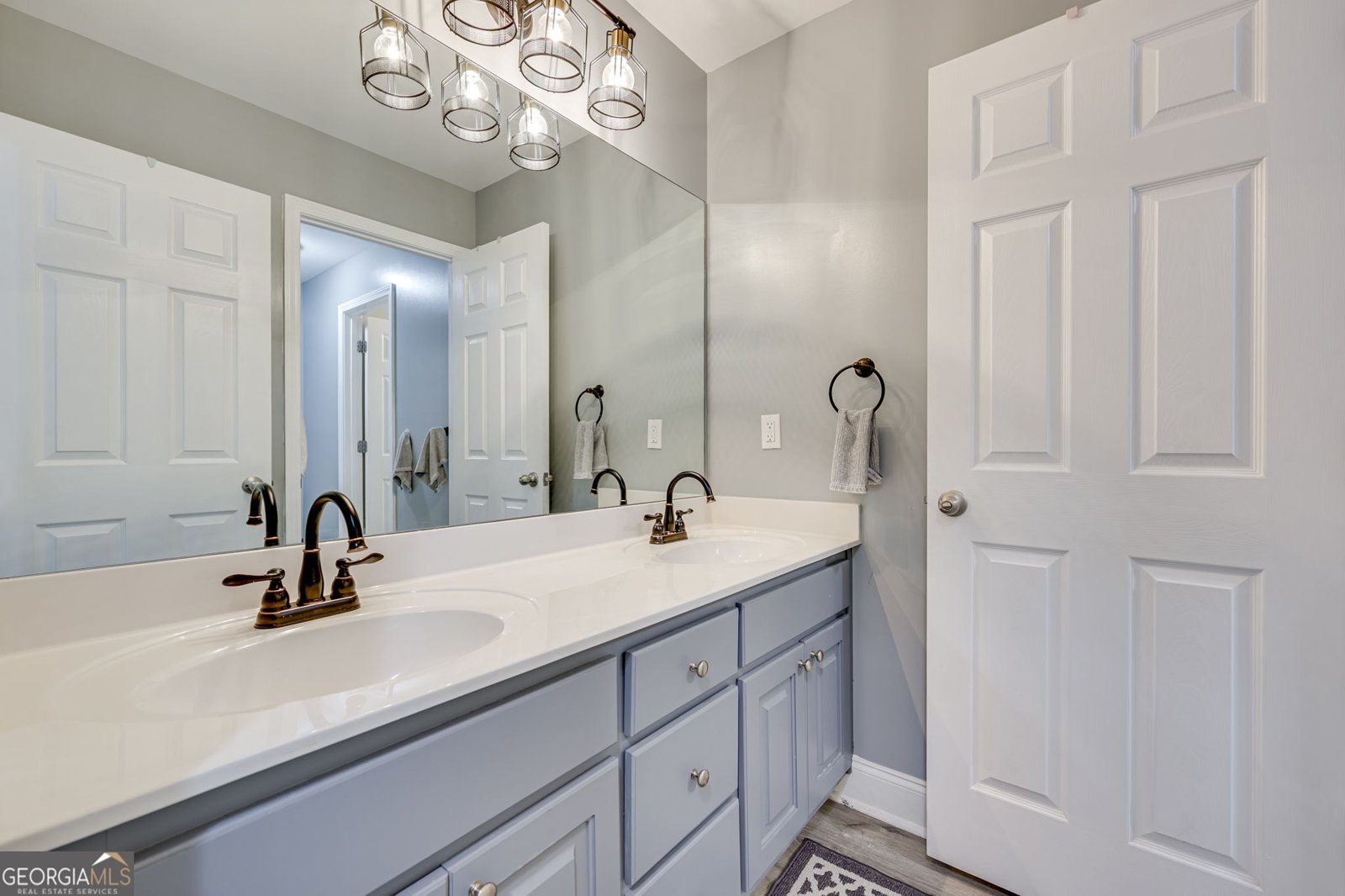 32 St. Ives Circle Winder - 25